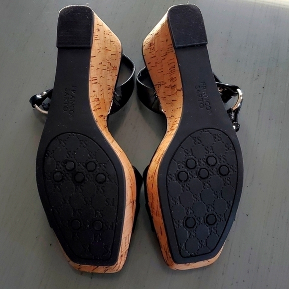 Franco Sarto- NWOB Women's Black strappy wedge Sandal heels Size 8 - Picture 8 of 8